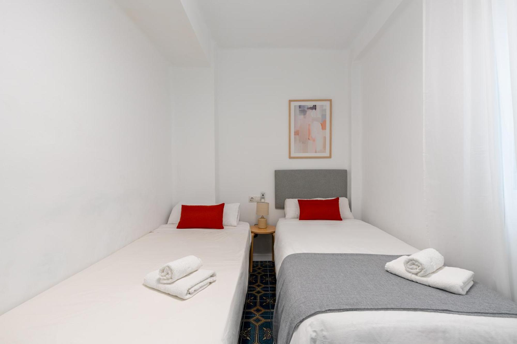 Piso Elegante Y Nuevo De 3 Habitaciones Y 2 Banos Sevilla Exterior foto
