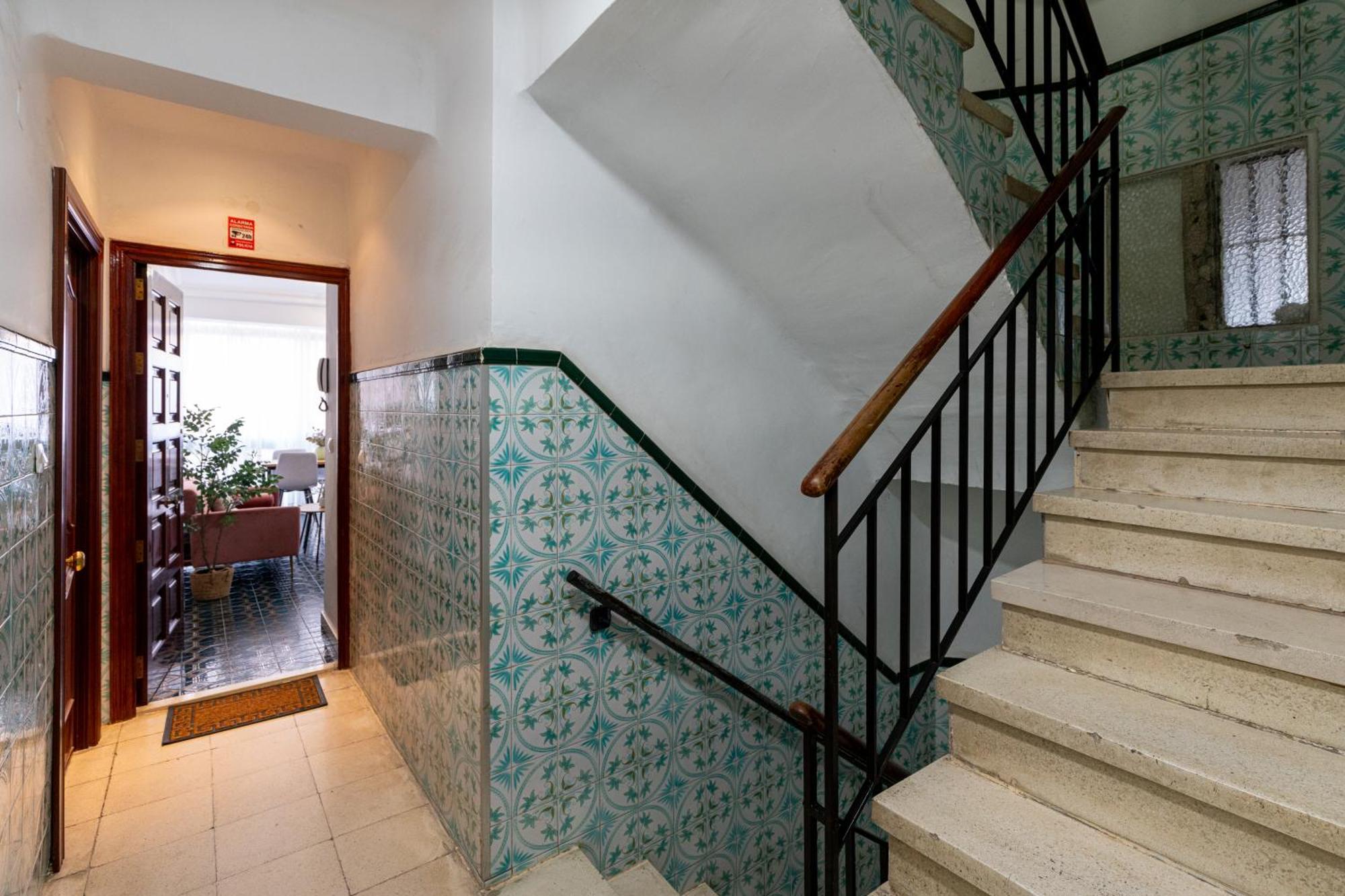 Piso Elegante Y Nuevo De 3 Habitaciones Y 2 Banos Sevilla Exterior foto