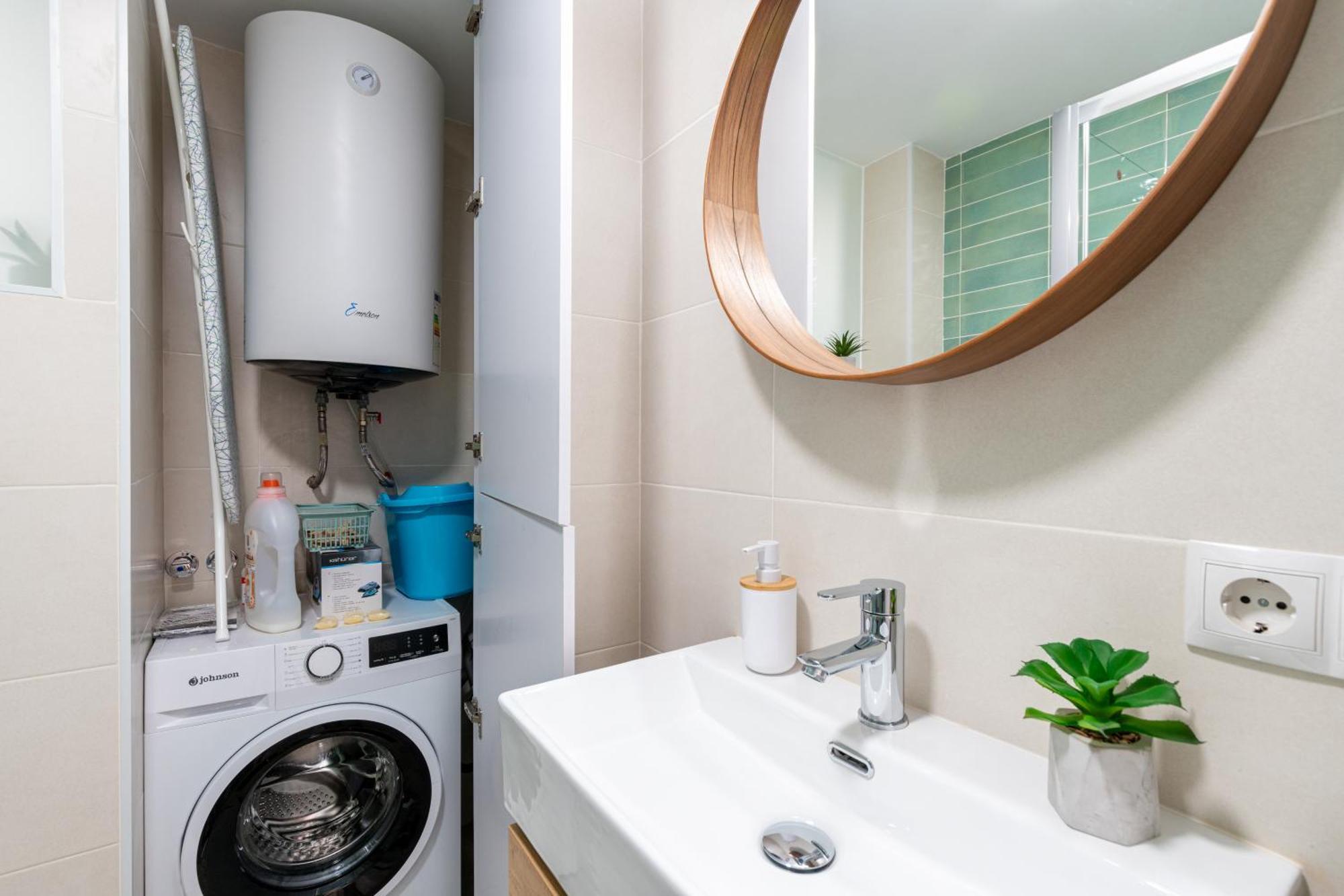 Piso Elegante Y Nuevo De 3 Habitaciones Y 2 Banos Sevilla Exterior foto